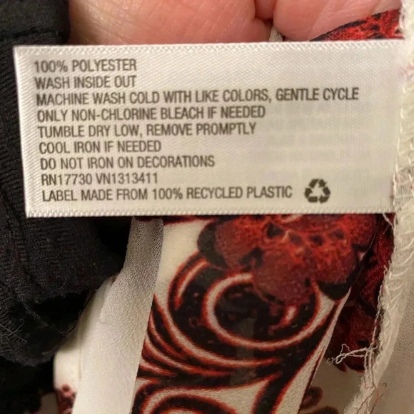 Xhilaration target white red floral smocked top tunic boho ruffle neck medium - Picture 7 of 12